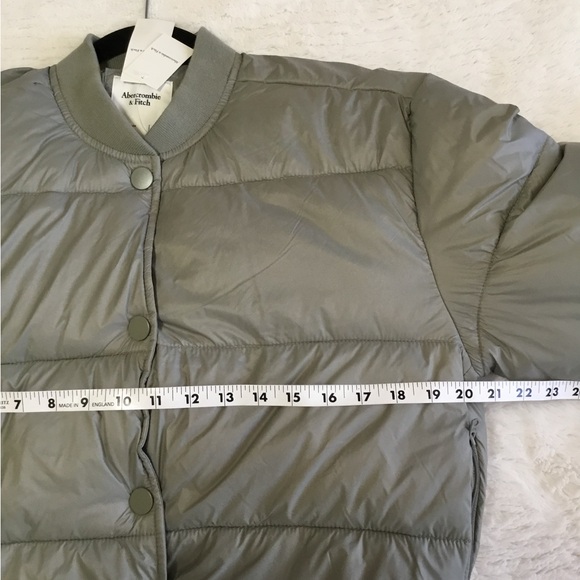 Abercrombie and Fitch Between Season in light green size Medium NWT $140 - Picture 4 of 11